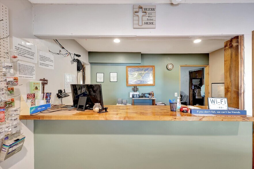 More Photos Of 1295 IL-16, Shelbyville Hotel For Sale