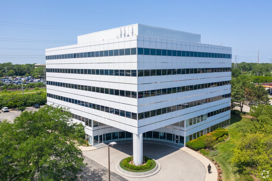 More Photos Of 40 Skokie Blvd, Northbrook Office For Sale