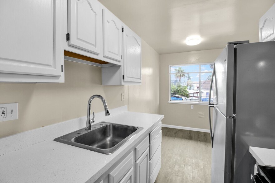 More Photos Of 2244 12th Ave, Oakland Apartments For Sale