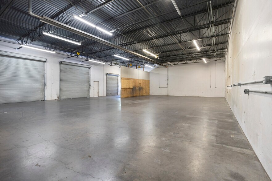 More Photos Of 6750 Corporation Pky, Fort Worth Warehouse For Lease