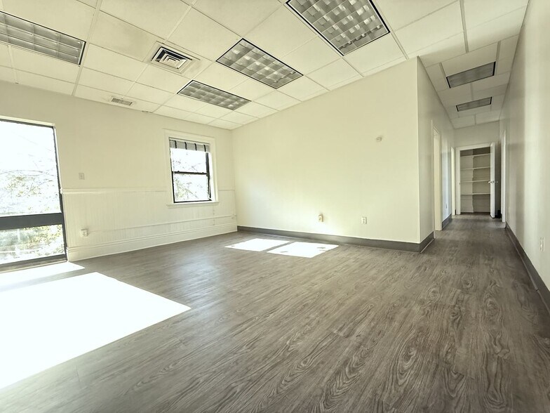 More Photos Of 5 Warren St, Concord Storefront Retail Office For Lease