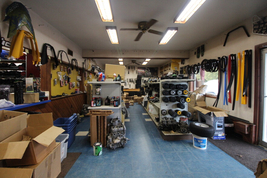 More Photos Of 585 S Main St, Central Square Auto Dealership For Sale