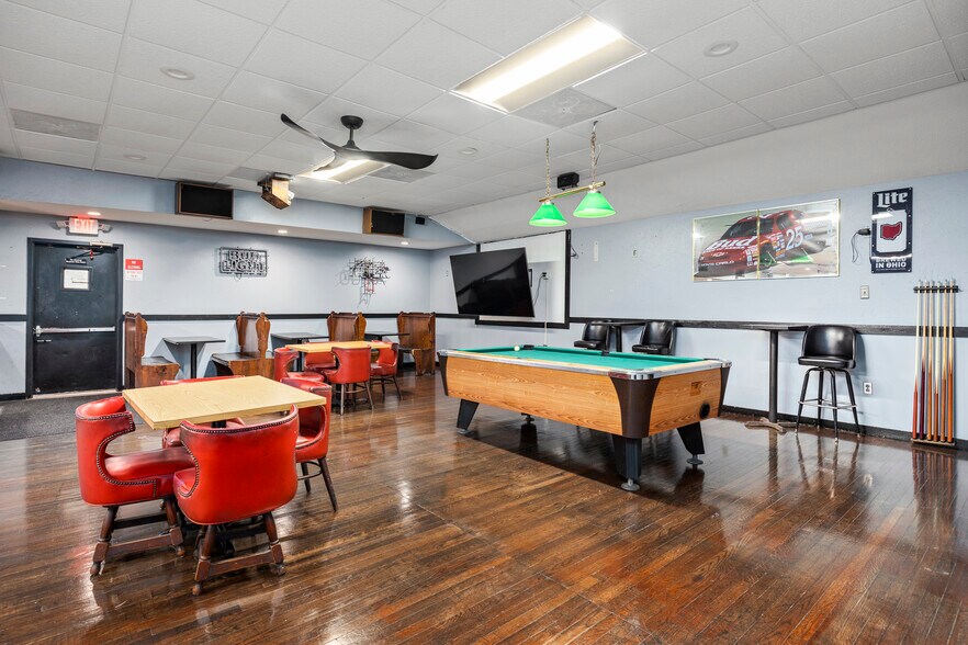 More Photos Of 8741 W Ridge Rd, Elyria General Retail For Sale