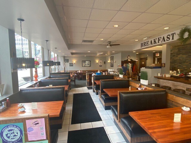 More Photos Of 134-138 N Marion St, Oak Park Storefront Retail Office For Lease