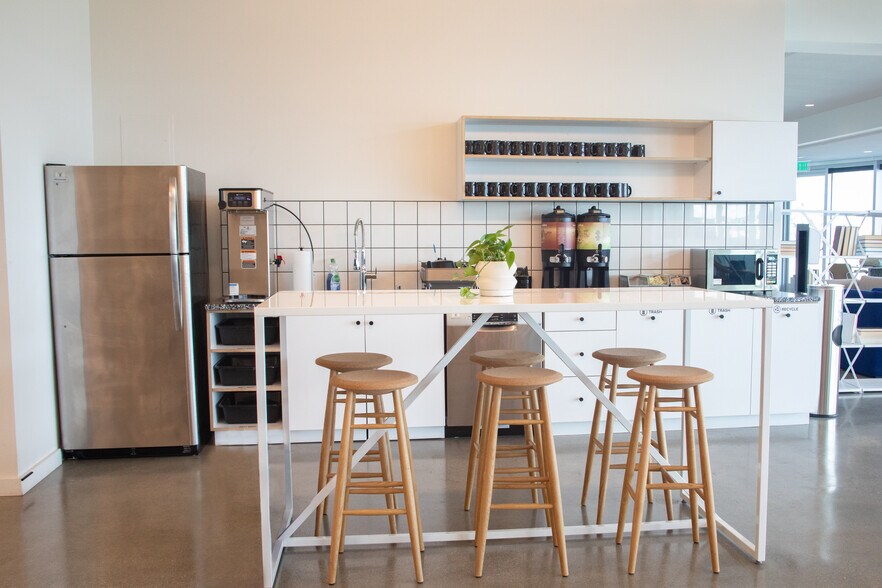 More Photos Of 8305 W Sunset Blvd, West Hollywood Office For Lease