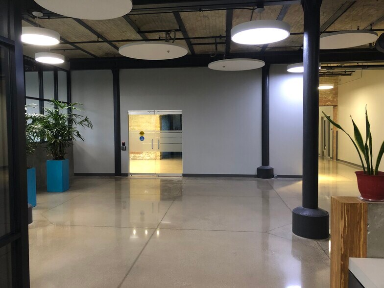 More Photos Of 1125 N 9th St, Milwaukee Apartments For Lease