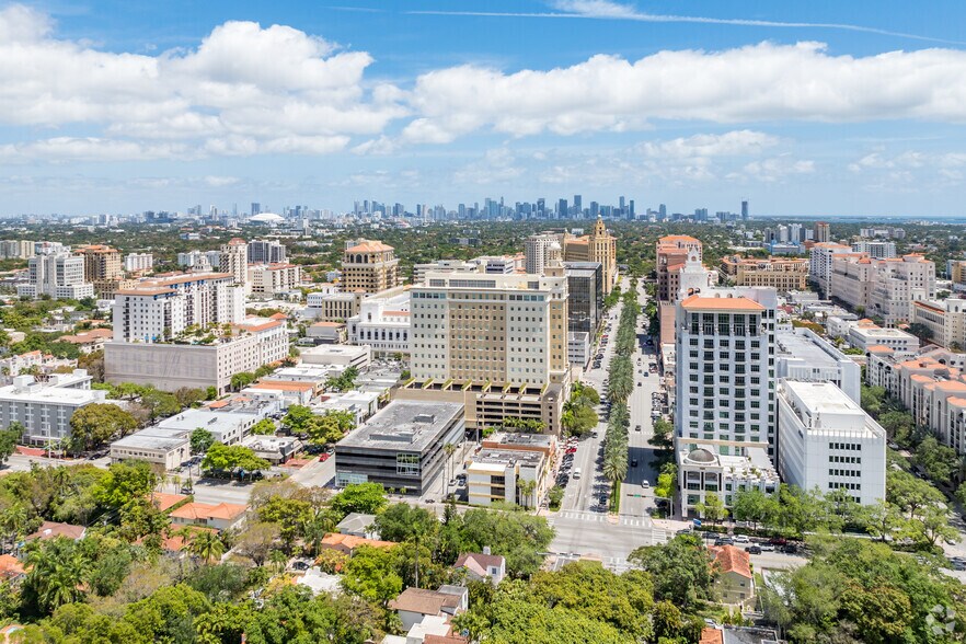 More Photos Of 355 Alhambra Cir, Coral Gables Office For Lease