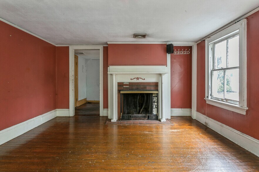 More Photos Of 234 N Bedford Rd, Mount Kisco Freestanding For Sale