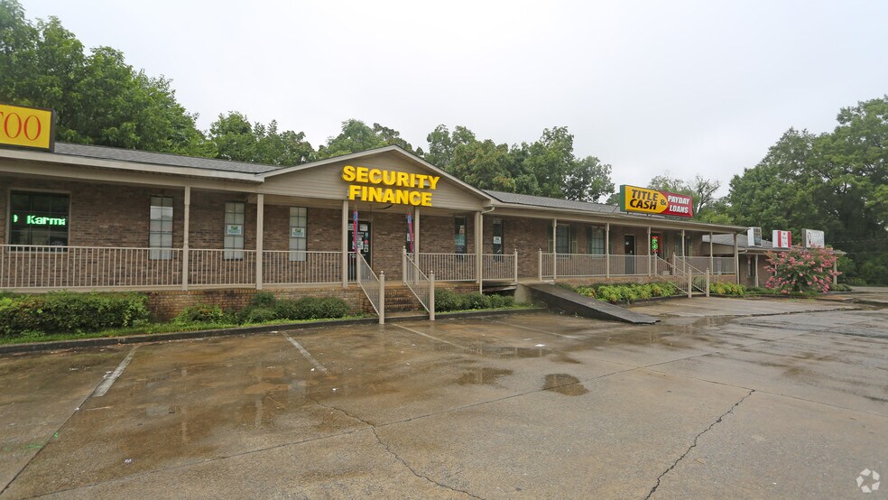 More Photos Of 511 Battle St E, Talladega Storefront For Lease