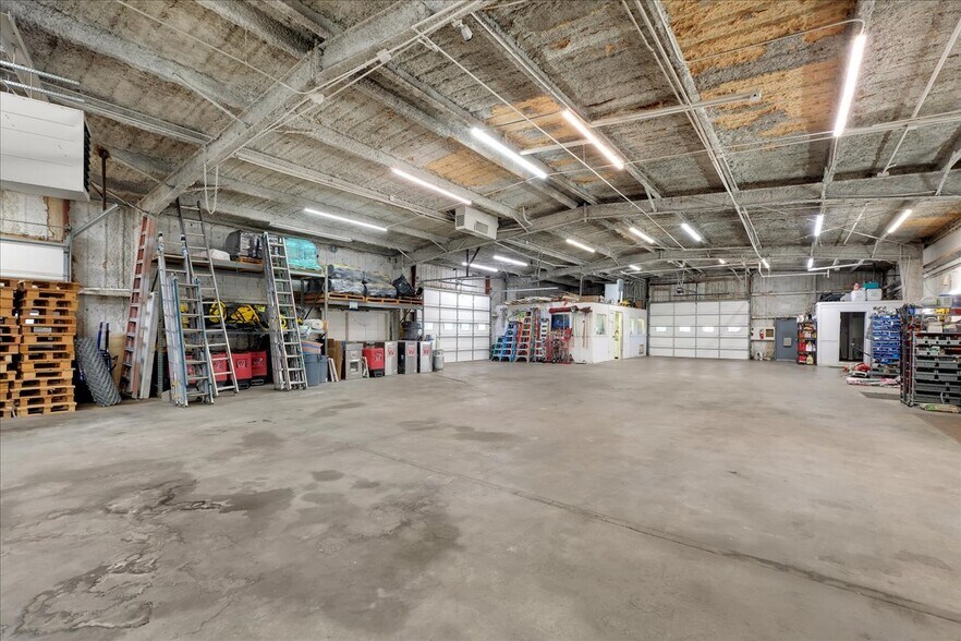 More Photos Of 1518 Petunia Ave, Louisville Warehouse For Sale