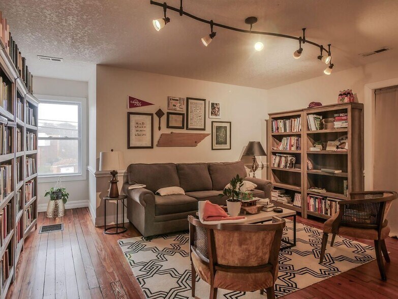 More Photos Of 203 W Washington Ave, Athens Freestanding For Sale