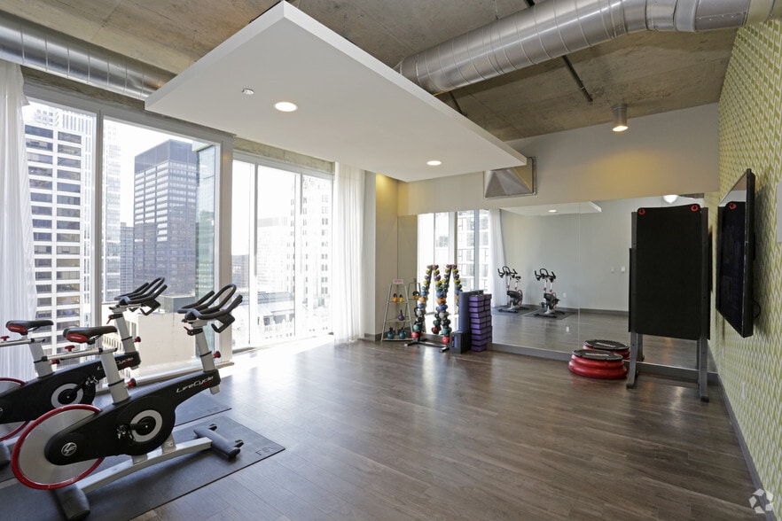More Photos Of 215 W Lake St, Chicago Apartments For Lease