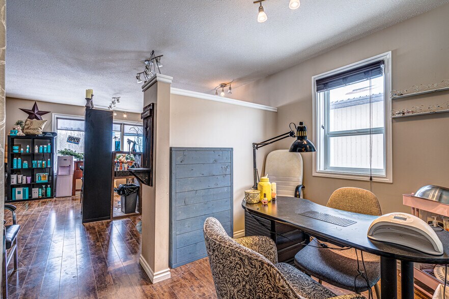 More Photos Of 23 Railway Av, Marwayne Storefront For Sale