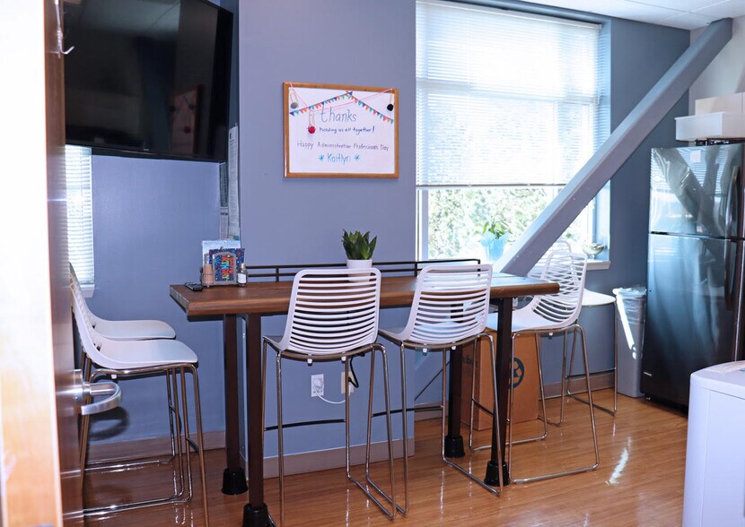 More Photos Of 24076 SE Stark St, Gresham Medical For Lease