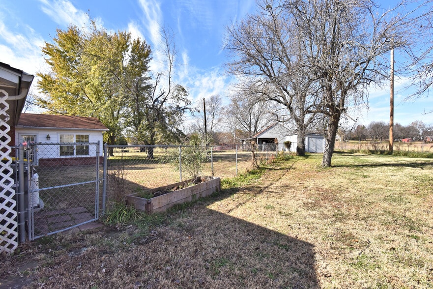 More Photos Of 9300 S Union Ave, Tulsa Storefront Retail Office For Sale