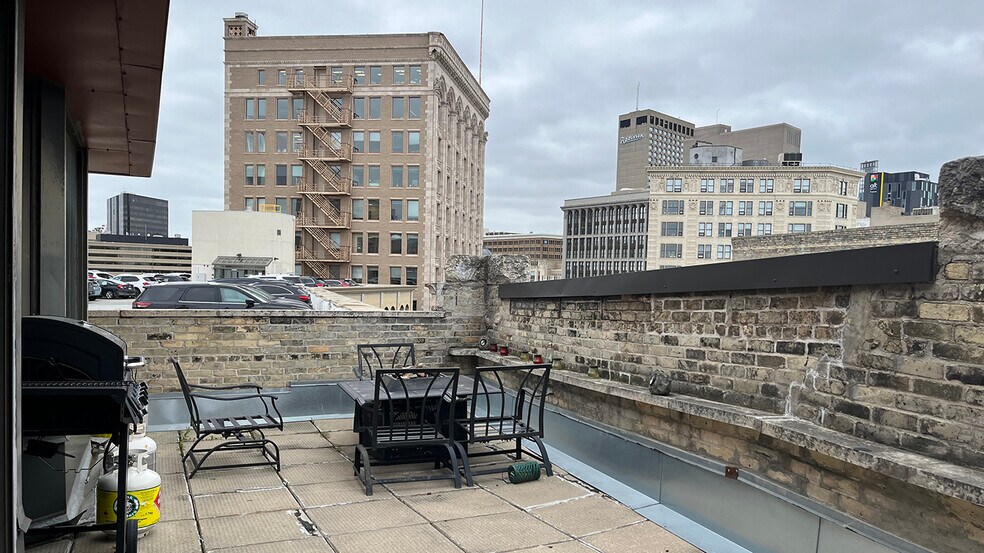 More Photos Of 63 Albert St, Winnipeg Office For Sale