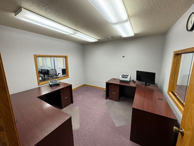 More Photos Of 1015 N 9th Ave, Brandon Industrial For Lease