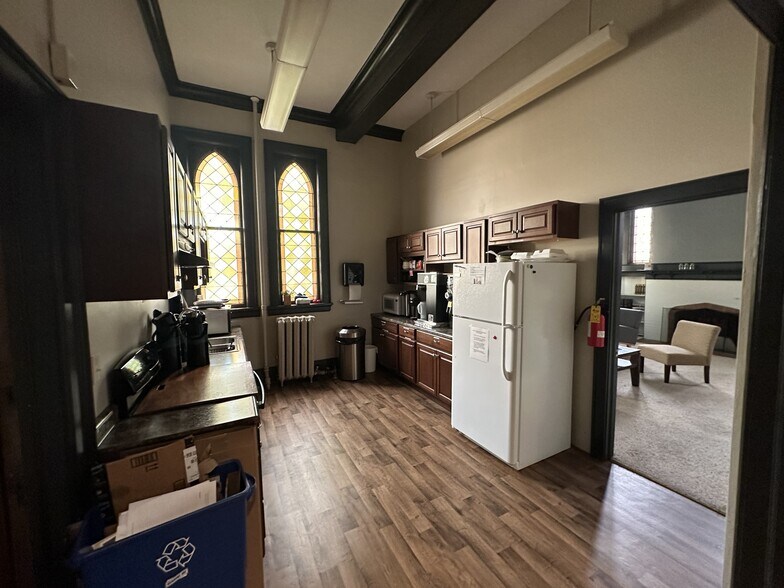 More Photos Of 2308 E Belleview Pl, Milwaukee Specialty For Sale