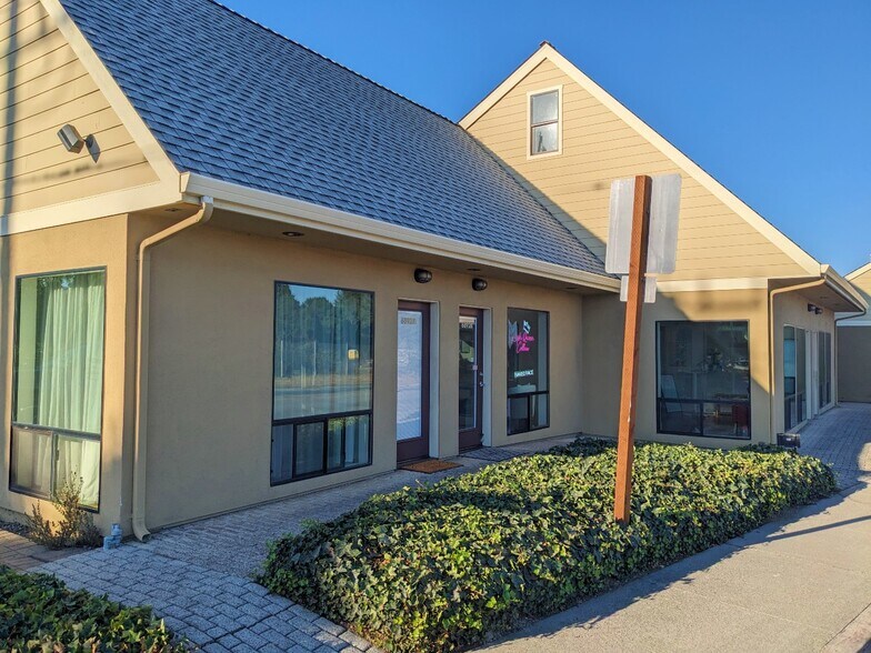More Photos Of 6892-6898 Soquel Ave, Santa Cruz Freestanding For Lease