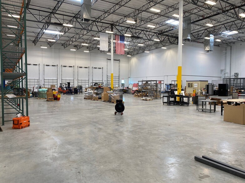 More Photos Of 6101 N Hollywood Blvd, Las Vegas Manufacturing For Lease