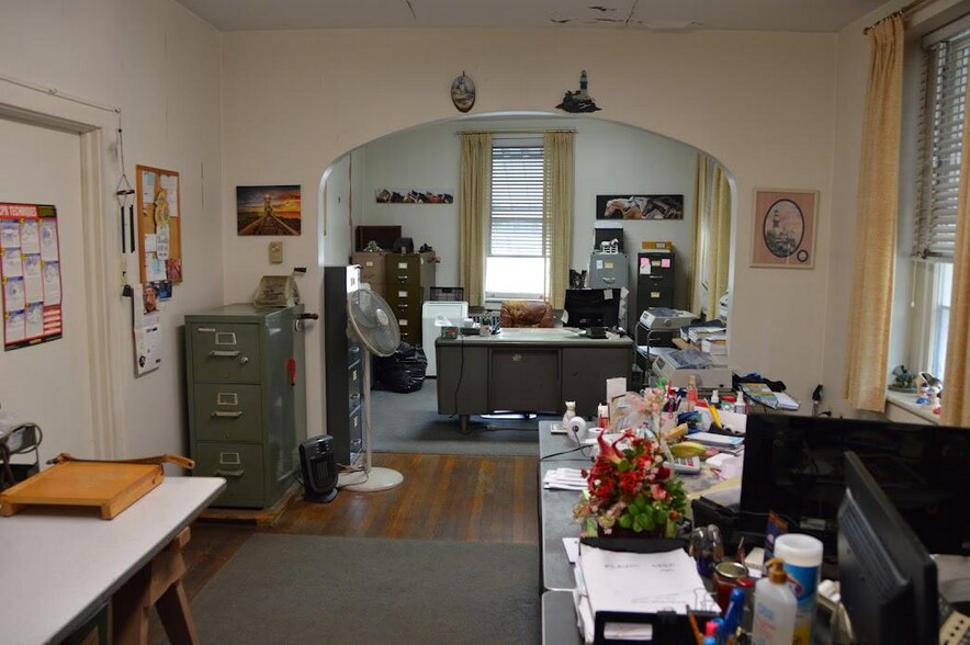 More Photos Of 330 E Norwegian St, Pottsville General Retail For Sale
