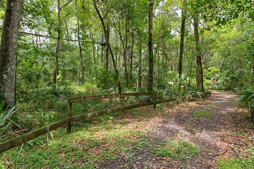 More Photos Of 6440 Cedar Ln, Brooksville Sports And Entertainment For Sale