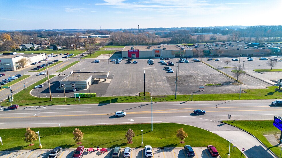 More Photos Of 2614 Bridge Ave, Albert Lea Freestanding For Lease