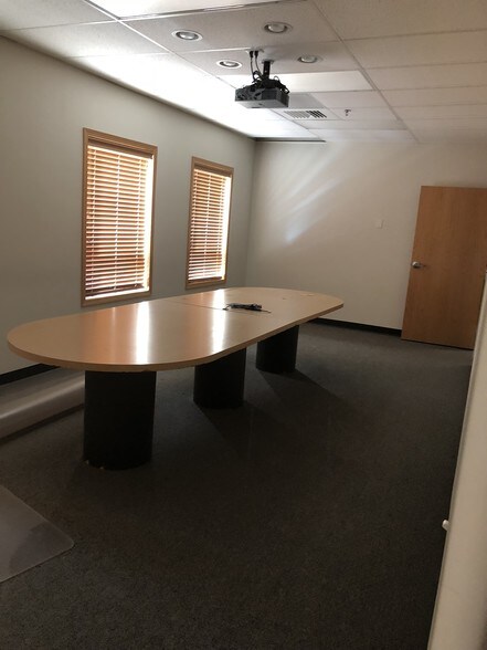 More Photos Of 1400 E Lincoln St, Gillette Warehouse For Lease