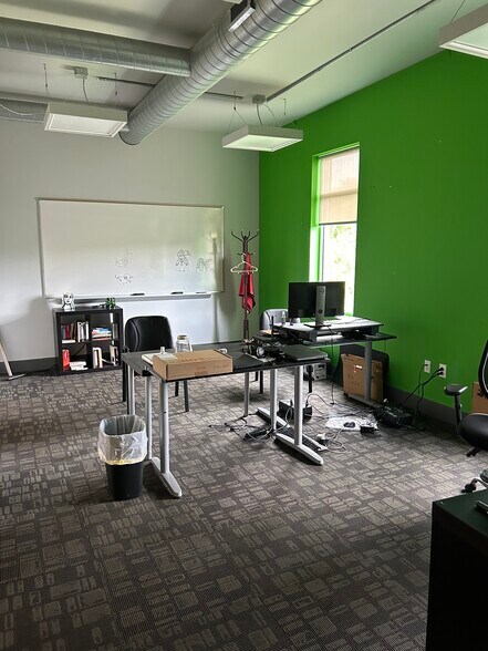 More Photos Of 2575 Willow Point Way, Knoxville Office For Lease