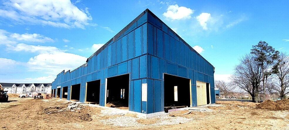 More Photos Of 2570 Middle, Bettendorf General Retail For Sale