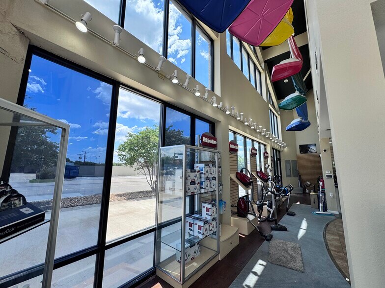 More Photos Of 5101 Davis Blvd, North Richland Hills Freestanding For Sale