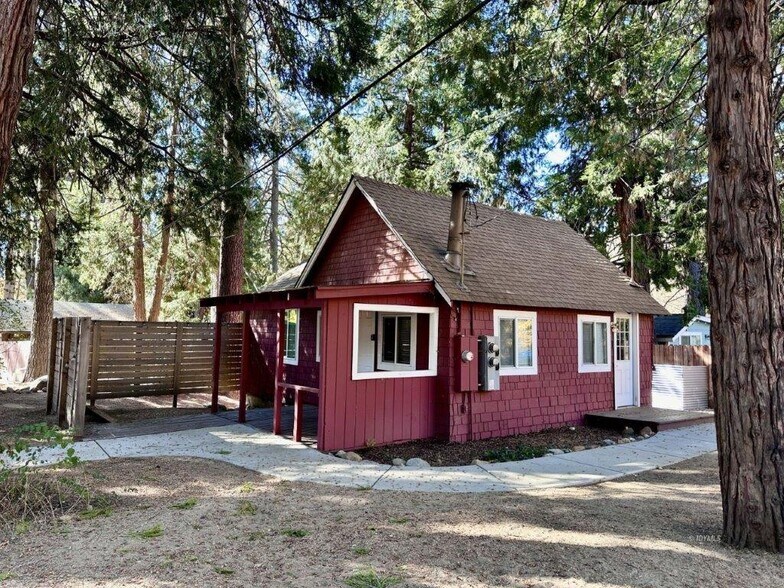 More Photos Of , Idyllwild-Pine Cove Multifamily For Sale