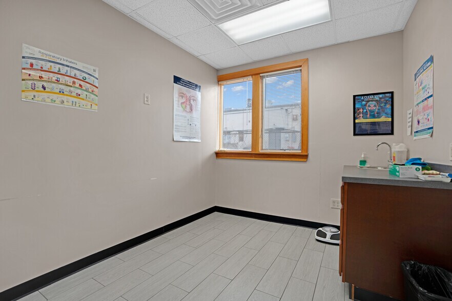 More Photos Of 1740 Oak Tree Rd, Edison Medical For Sale