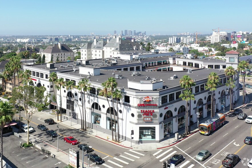 More Photos Of 8000 W Sunset Blvd, West Hollywood Restaurant For Lease
