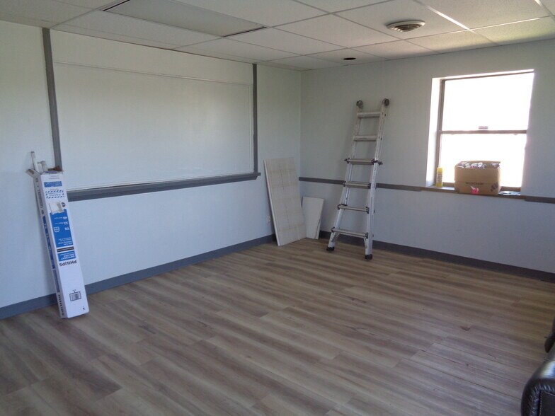 More Photos Of 3916 S Lynn Ct, Independence Medical For Lease