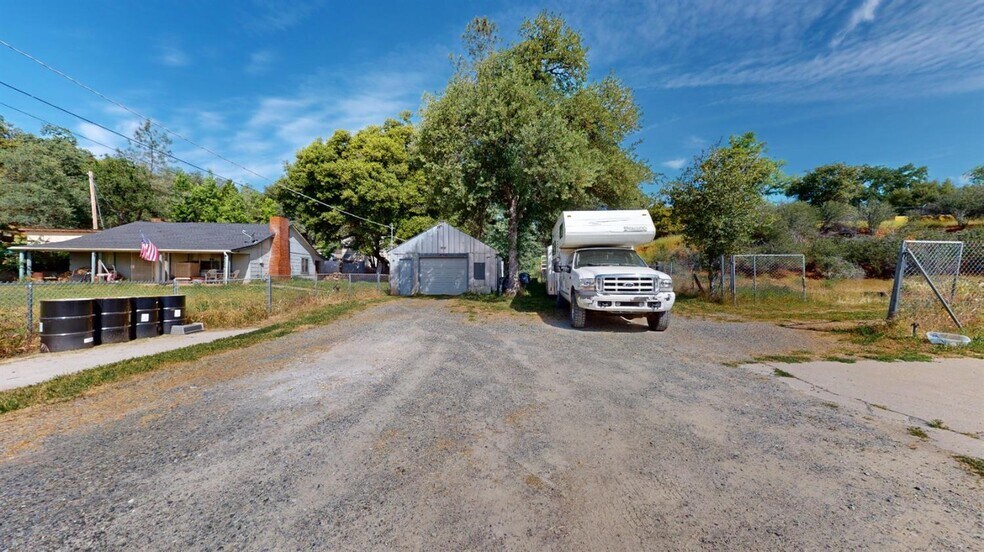 More Photos Of 20688 N Sunshine Rd, Sonora General Retail For Sale