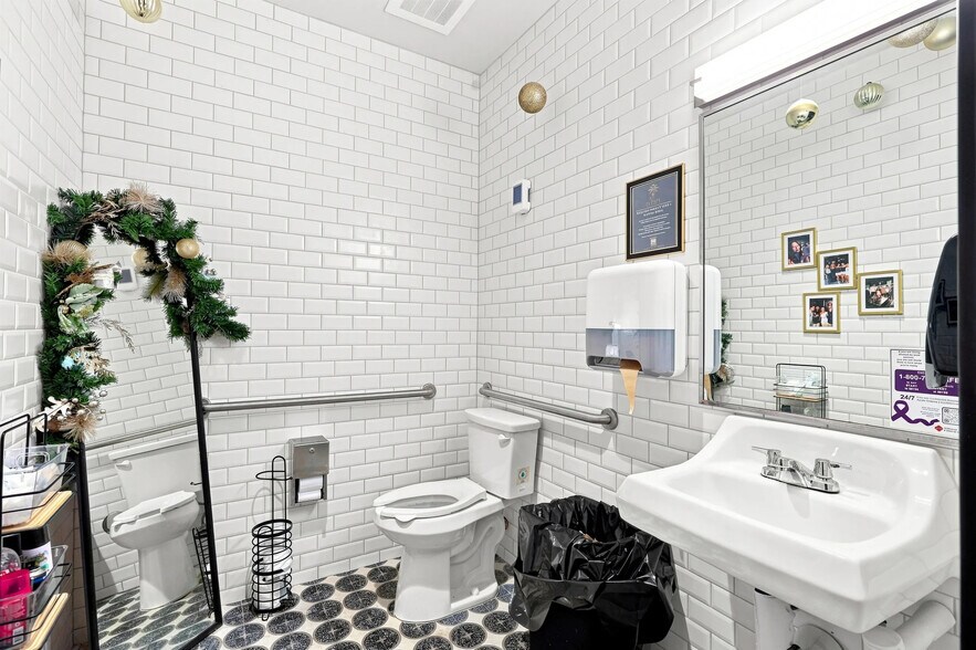 More Photos Of 505 E Travis St, San Antonio Hospitality For Sale