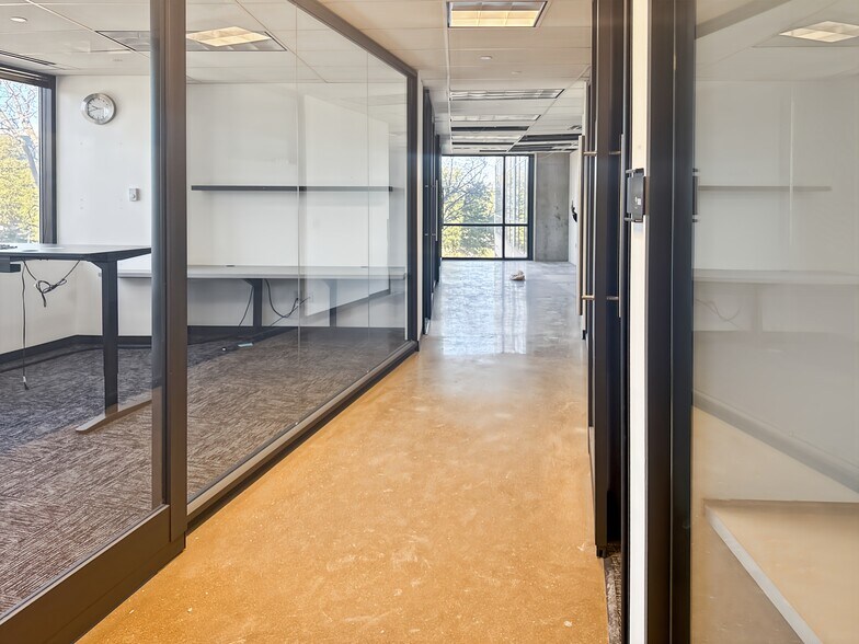 More Photos Of 1600 N Collins Blvd, Richardson Coworking Space