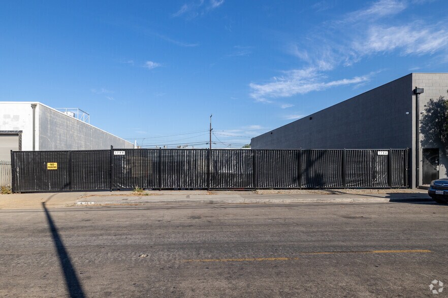 More Photos Of 1700 Hayes Ave, Long Beach Warehouse For Lease