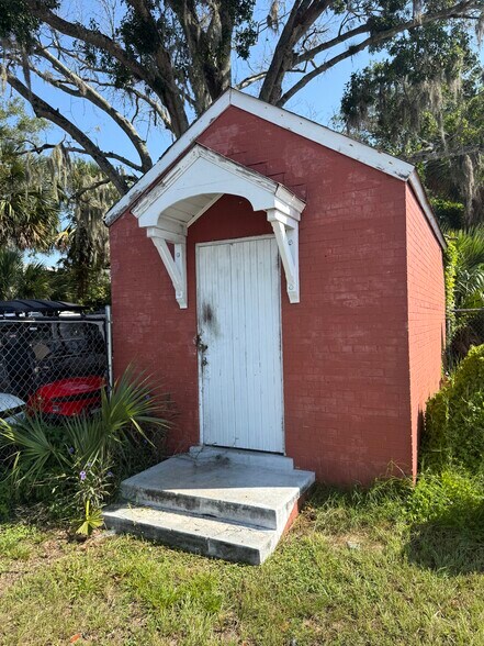 More Photos Of 108 N State St, Bunnell Freestanding For Sale