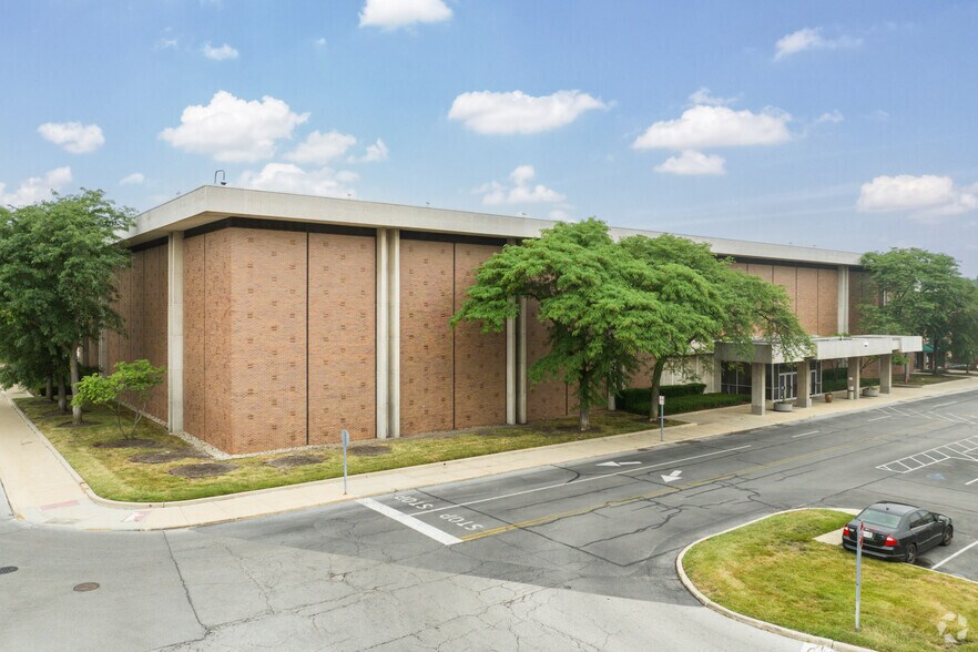 More Photos Of 5001 Monroe St, Toledo Department Store For Sale