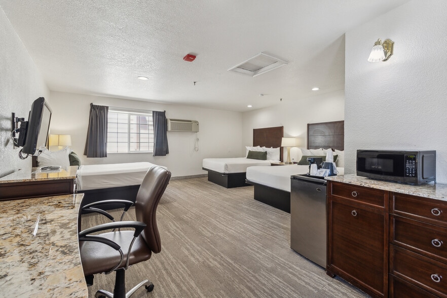 More Photos Of 5180 Jones St, Mariposa Hotel For Sale