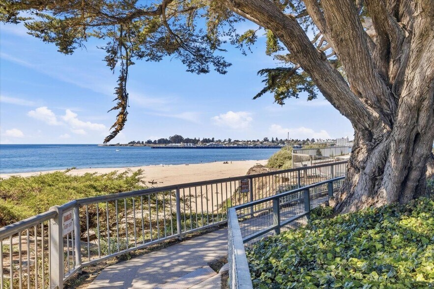 More Photos Of 171 Marine Parade, Santa Cruz Apartments For Sale