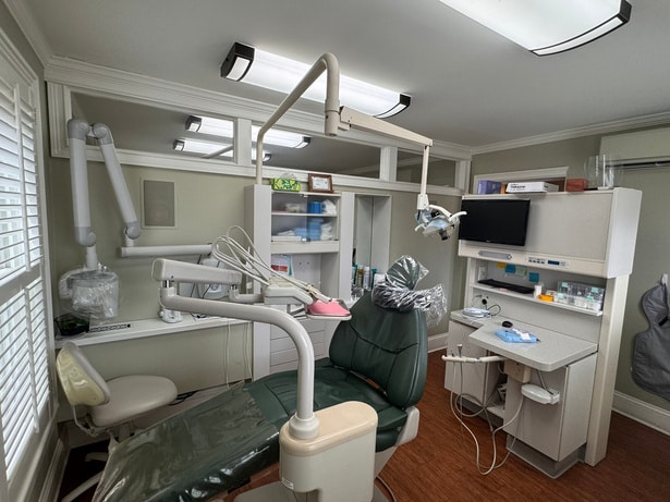 More Photos Of 602 W Main St, West Dundee Medical For Lease