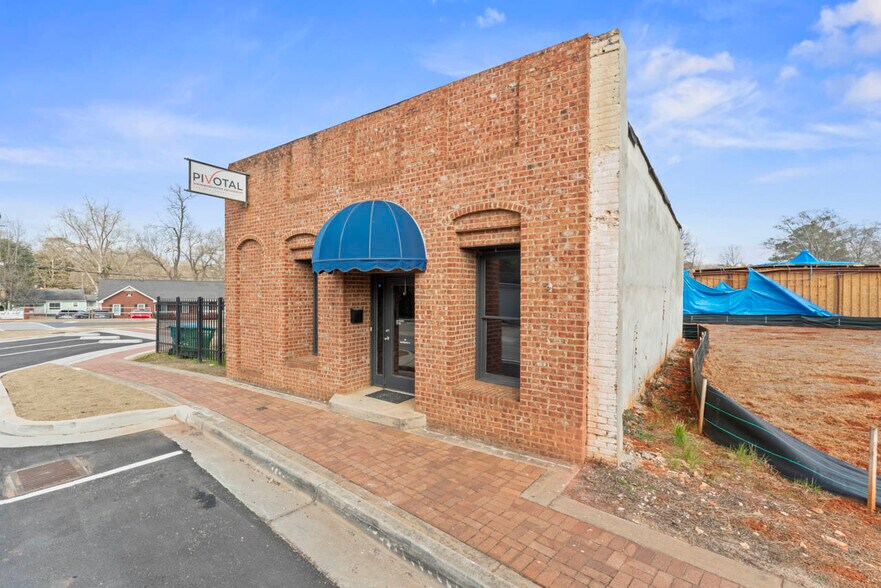 More Photos Of 38 E Main St, Hampton Medical For Lease