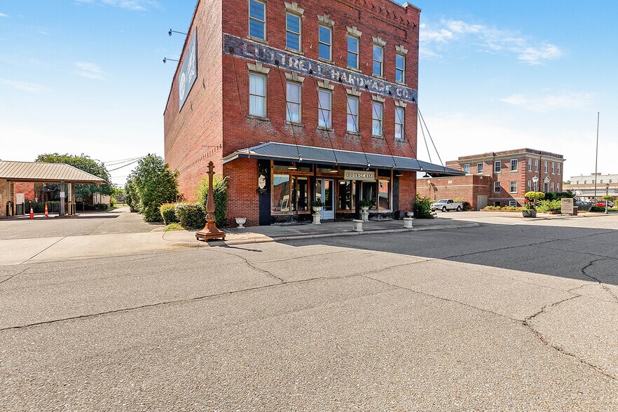 More Photos Of 220 Saint Joseph Ave, Brewton Lodge Meeting Hall For Sale
