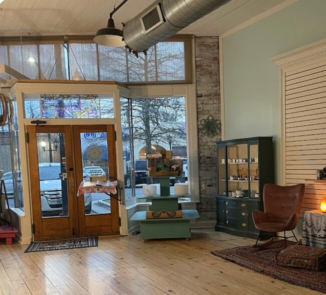 More Photos Of 115 Gordon St, Chickamauga Storefront For Sale