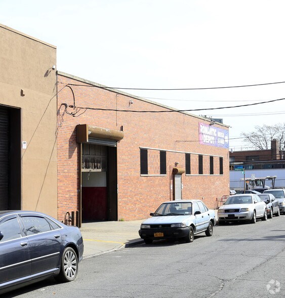 More Photos Of 2283 Light St, Bronx Warehouse For Lease