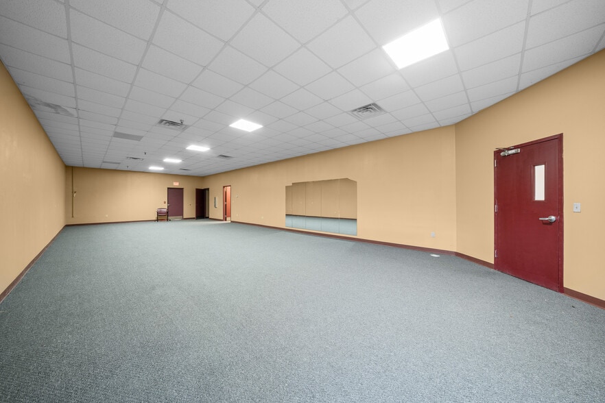 More Photos Of 2500 Citrus Blvd, Leesburg Medical For Sale
