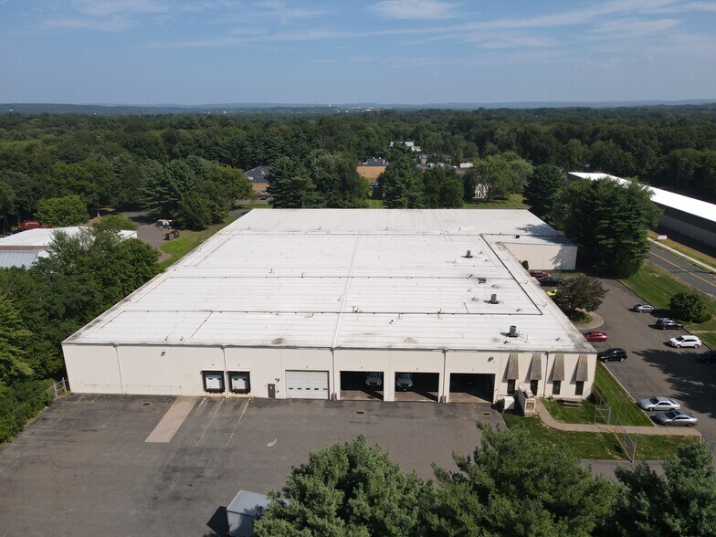 More Photos Of 85 S Satellite Rd, South Windsor Manufacturing For Lease